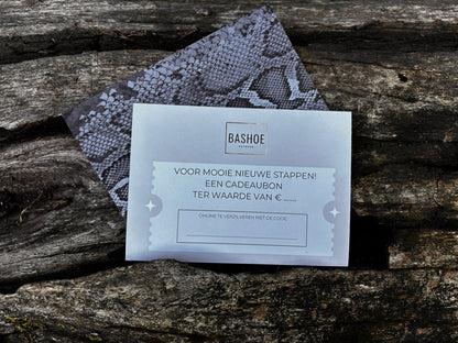 Gun iemand een heerlijk paar modieuze wandelschoenen!